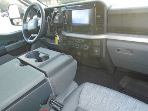 New 2026 Ford F250 XLT w/ FX4 Off-Road Package AWD/4WD image 16