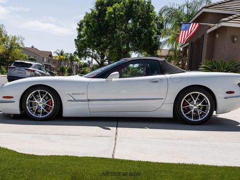 Used 2004 Chevrolet Corvette Convertible w/ Preferred Equipment Group RWD image 15