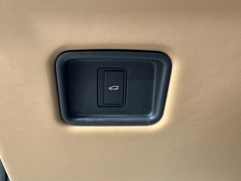 Used 2024 Land Rover Range Rover SE image 21