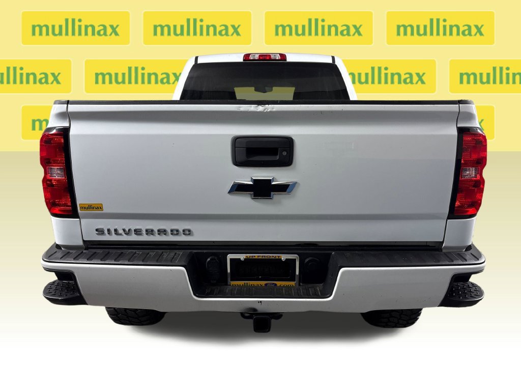 Used 2018 Chevrolet Silverado 1500 Custom w/ Custom Convenience Package RWD image 9