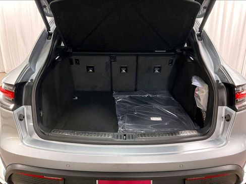 New 2026 Porsche Macan image 37