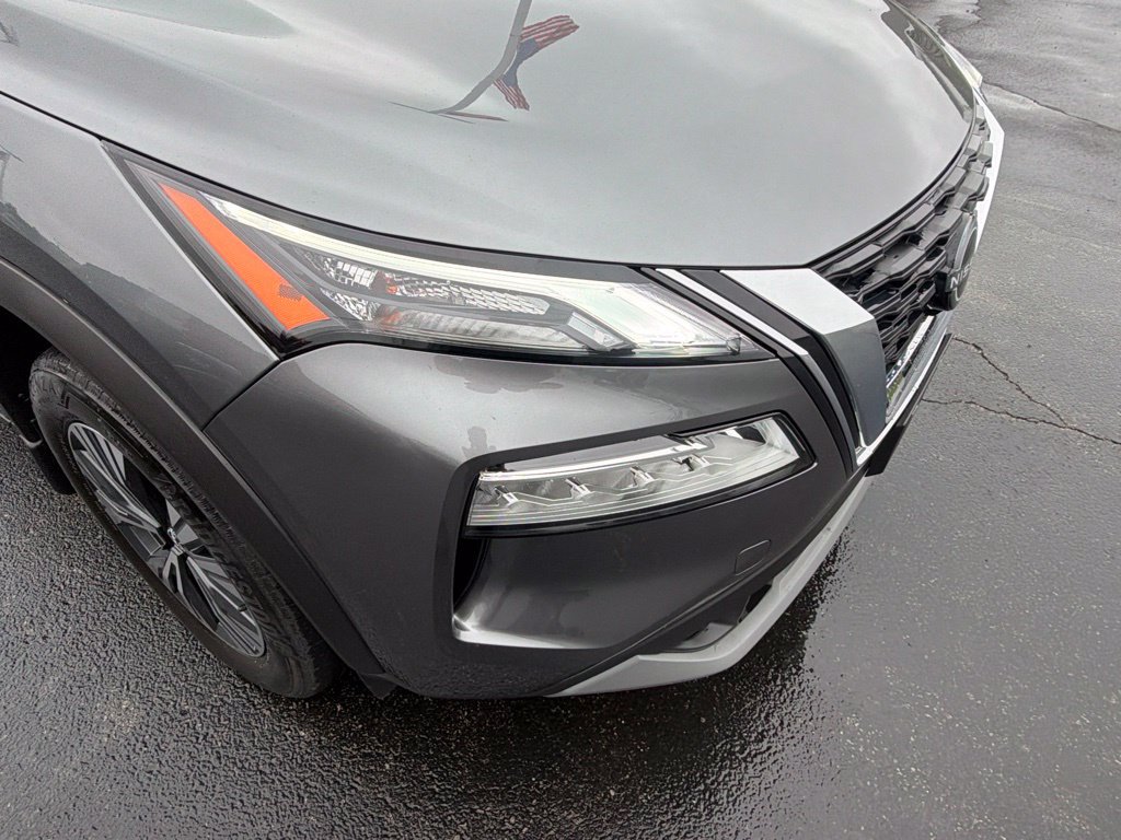 Used 2023 Nissan Rogue SV AWD/4WD image 15