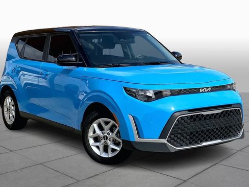 Used 2023 Kia Soul S image 2