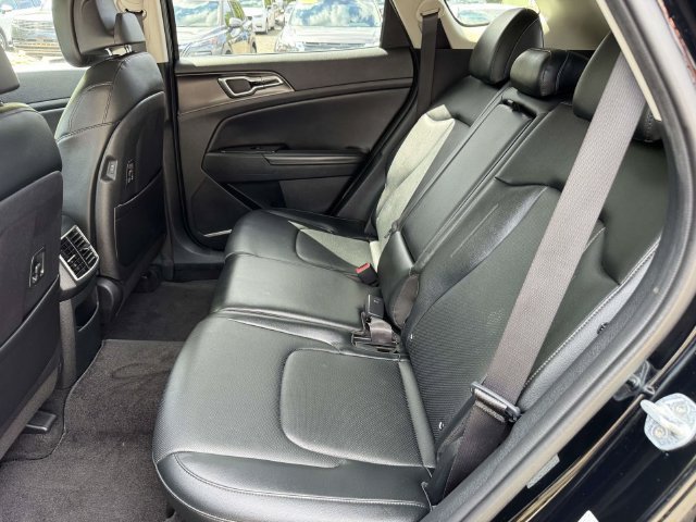 Used 2023 Kia Sportage EX FWD image 14