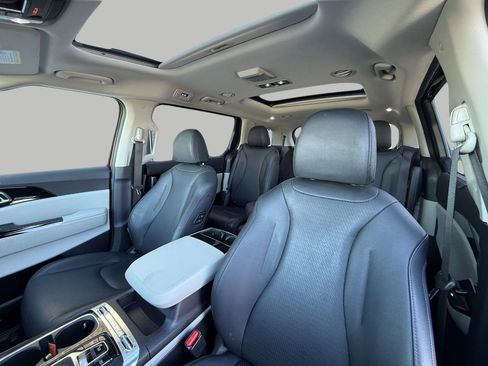 Used 2024 Kia Carnival SX Prestige image 47