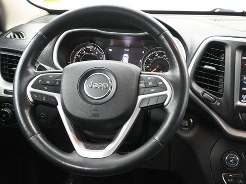 Used 2015 Jeep Cherokee Trailhawk w/ Comfort/Convenience Group AWD/4WD image 18