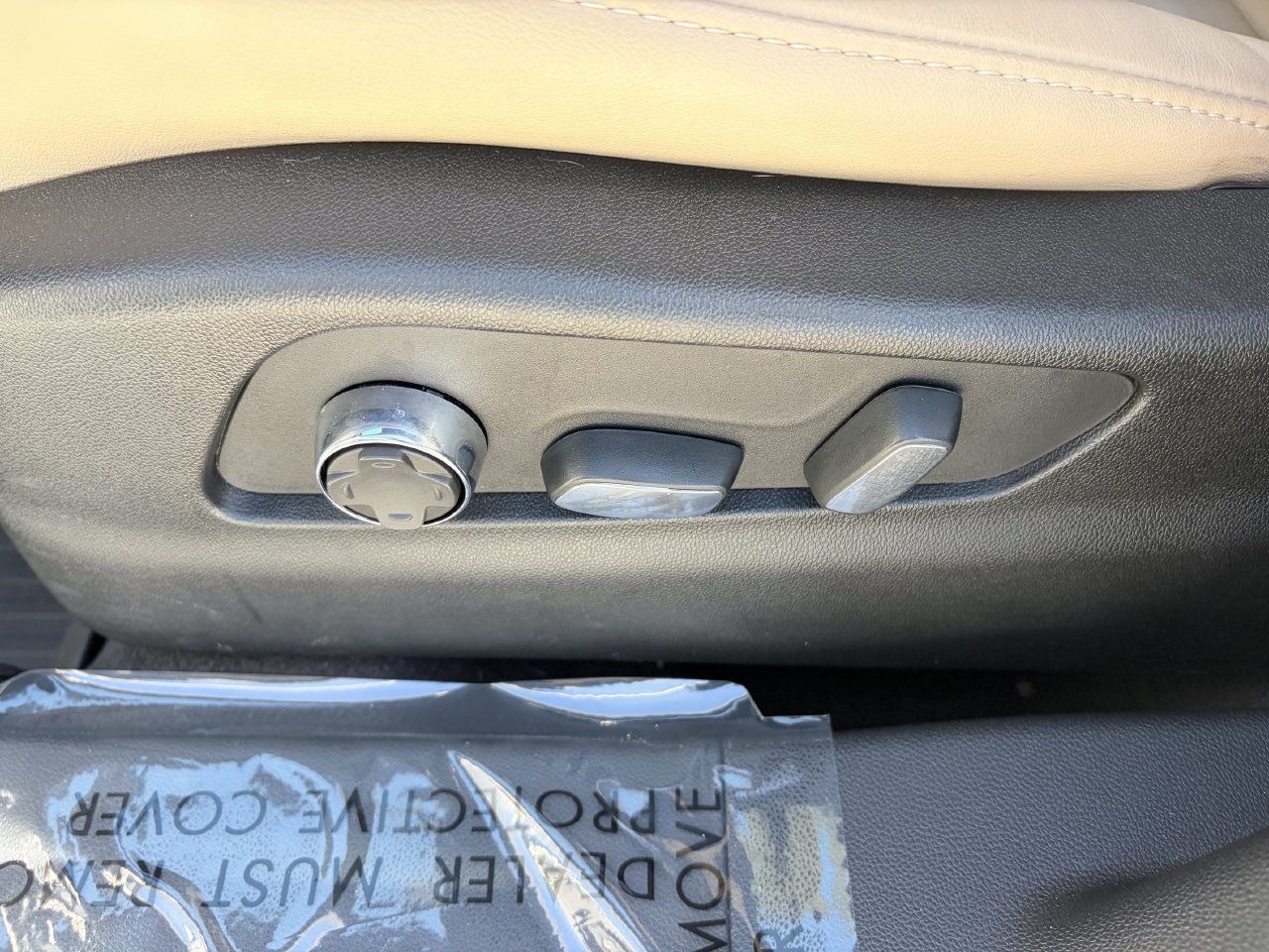 Certified 2025 Cadillac XT4 Premium Luxury FWD image 21