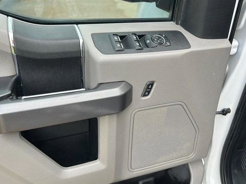 Used 2018 Ford F250 XLT w/ XLT Value Package image 40