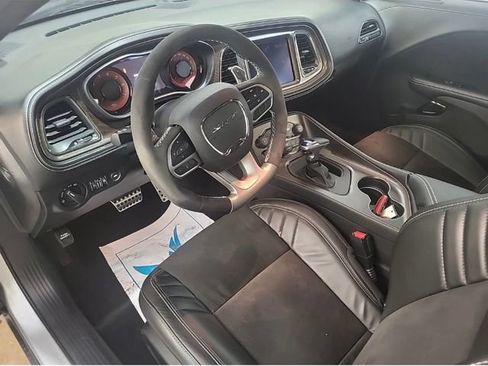 Used 2022 Dodge Challenger SRT Hellcat RWD image 12