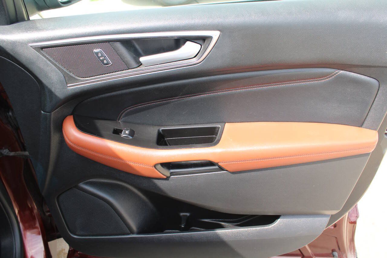 Used 2015 Ford Edge Titanium w/ Equipment Group 301A FWD image 12