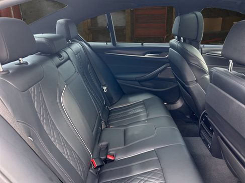 Used 2023 BMW M550i xDrive w/ Executive Package AWD/4WD image 18