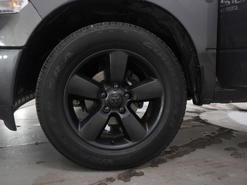 Used 2023 RAM 1500 Classic SLT image 30