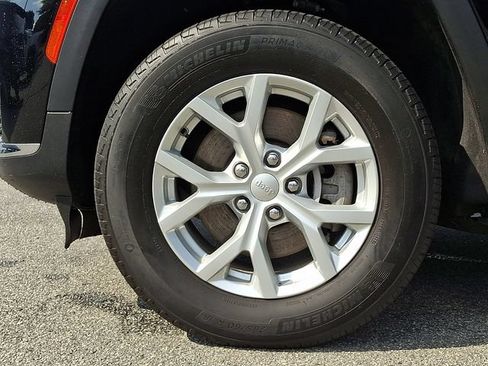 Used 2023 Jeep Grand Cherokee L Limited AWD/4WD image 8