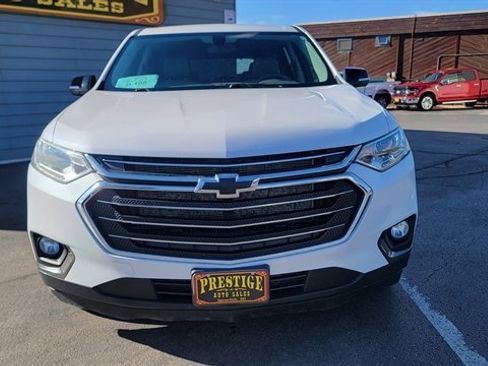 Used 2021 Chevrolet Traverse LT w/ LPO, Blackout Package image 2
