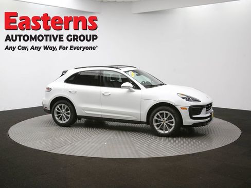 Used 2023 Porsche Macan T w/ Premium Package Plus image 49