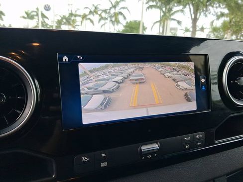 Used 2025 Mercedes-Benz Sprinter 2500 image 21