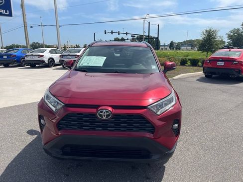 Used 2021 Toyota RAV4 XLE w/ Convenience Package FWD image 2