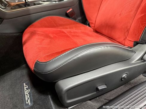 Used 2015 Dodge Challenger SRT Hellcat RWD image 38