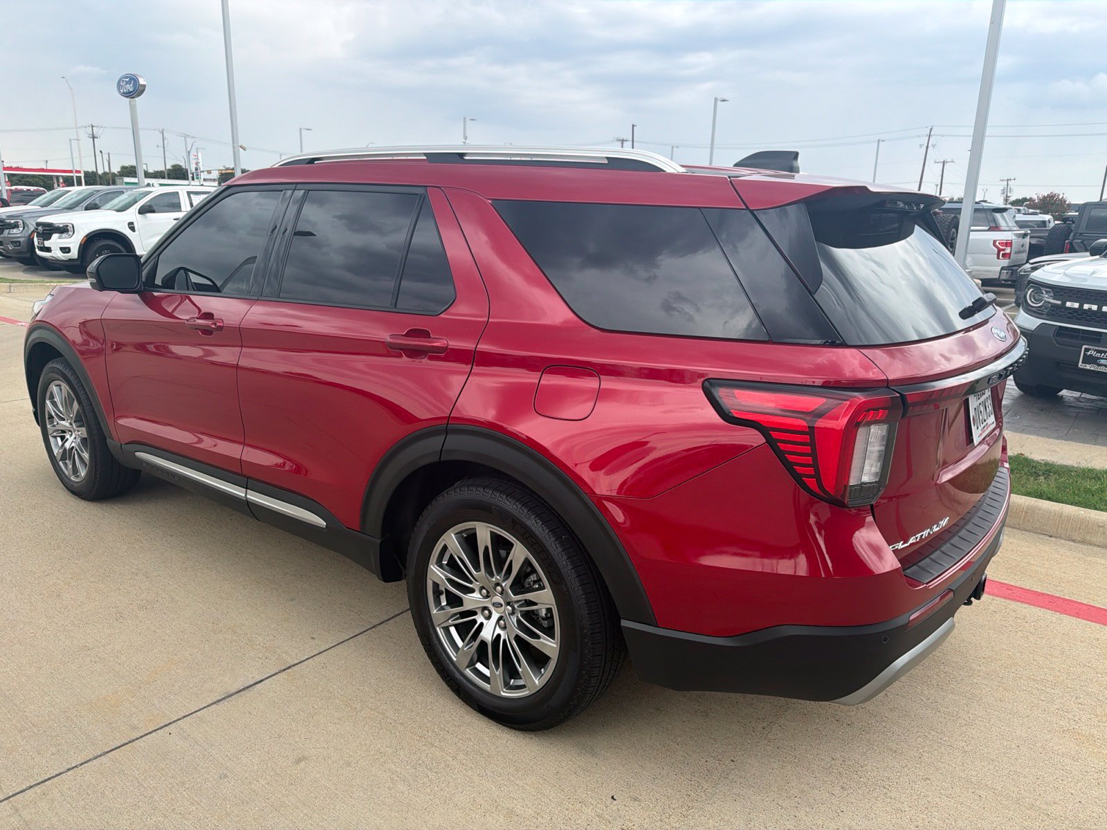 Certified 2025 Ford Explorer Platinum RWD image 8