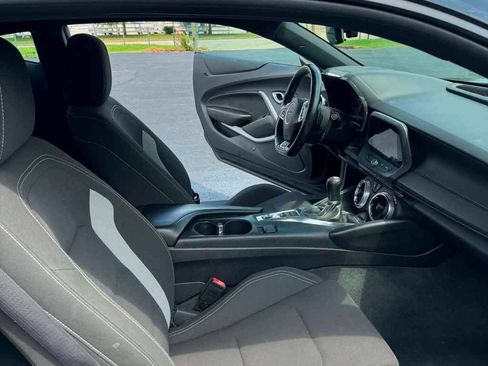 Used 2016 Chevrolet Camaro SS RWD image 10