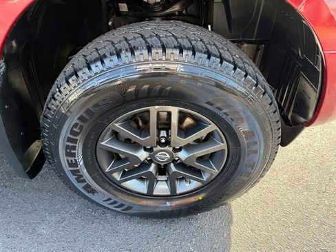Used 2019 Nissan Frontier SV image 8
