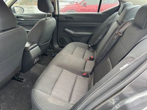 Used 2024 Nissan Altima 2.5 SV w/ SV Premium Package image 5