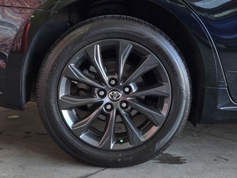 Certified 2018 Toyota Avalon XLE Plus w/ Carpet Mat Package image 5