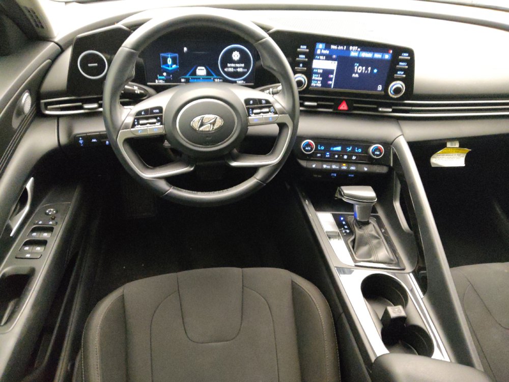 Used 2021 Hyundai Elantra SEL w/ Convenience Package FWD image 22