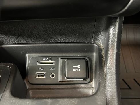 Used 2018 Jeep Cherokee Limited AWD/4WD image 30