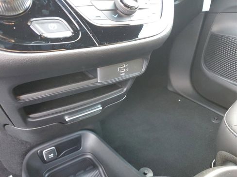 New 2026 Chrysler Voyager LX image 22