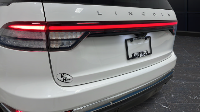 Used 2025 Lincoln Aviator AWD image 42