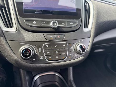 Used 2025 Chevrolet Malibu LT image 28