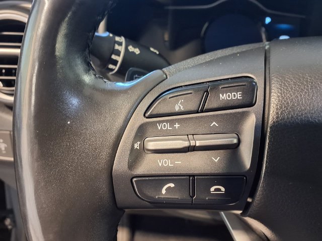 Used 2021 Hyundai Kona Ultimate FWD image 8