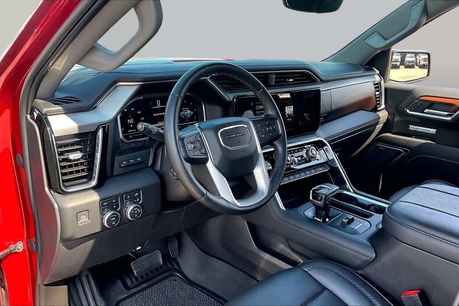 Used 2023 GMC Sierra 1500 Denali w/ Denali Reserve Package AWD/4WD image 18