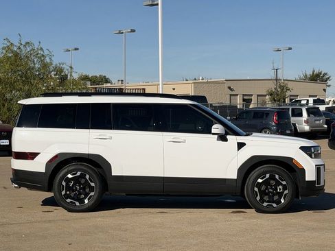 Used 2025 Hyundai Santa Fe SEL image 3