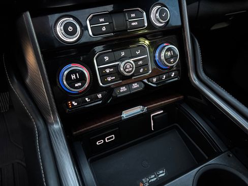 Used 2023 GMC Yukon XL Denali Ultimate image 22