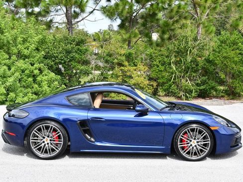 Used 2022 Porsche 718 Cayman GTS RWD image 34