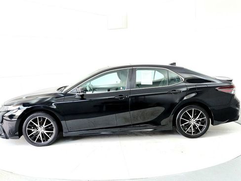 Used 2024 Toyota Camry SE w/ Cold Weather Package AWD/4WD image 3