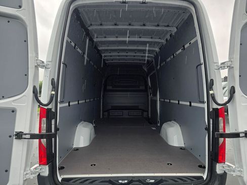 New 2026 Mercedes-Benz Sprinter 2500 image 17