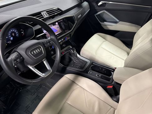 Used 2023 Audi Q3 2.0T Premium w/ Convenience Package AWD/4WD image 9