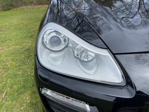 Used 2008 Porsche Cayenne Turbo image 4