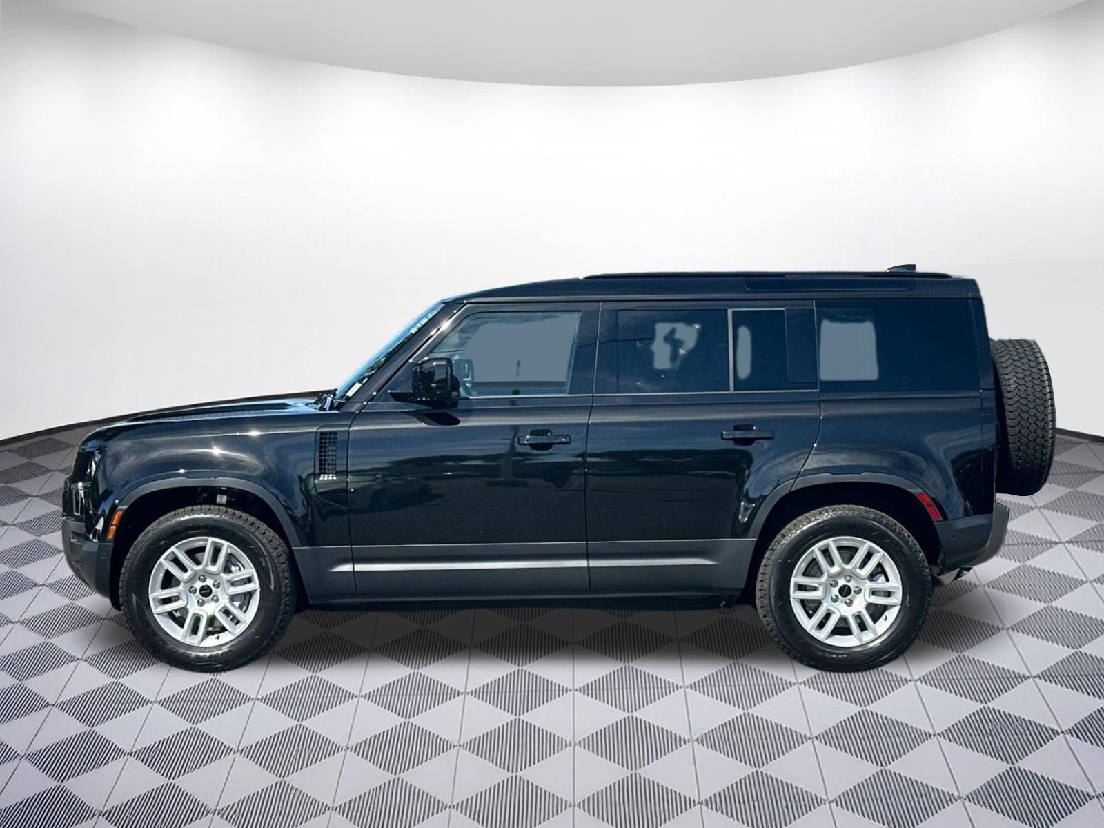 New 2026 Land Rover Defender 110 S AWD/4WD image 2