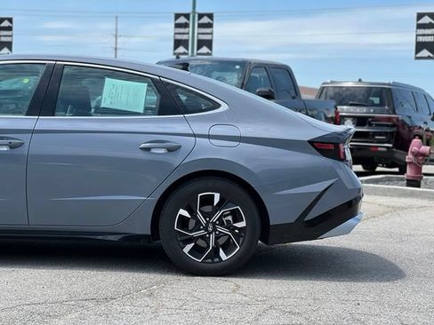 Used 2025 Hyundai Sonata SEL FWD image 5