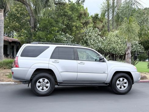 Used 2004 Toyota 4Runner SR5 RWD image 5