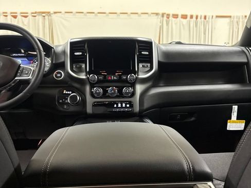 New 2026 RAM 1500 Express AWD/4WD image 19