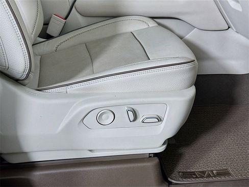 Used 2023 GMC Yukon XL Denali image 23