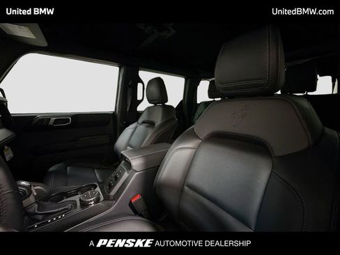 Used 2025 Ford Bronco Badlands image 5