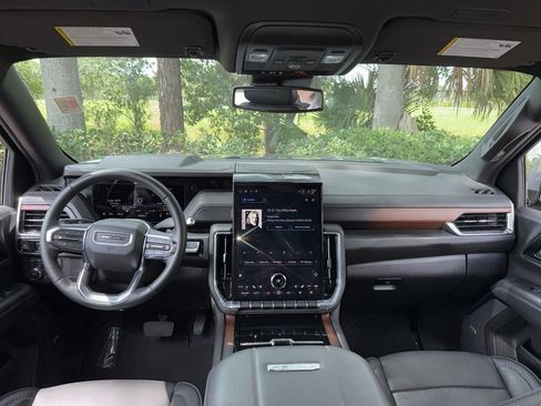 Used 2025 GMC Yukon Denali AWD/4WD image 57
