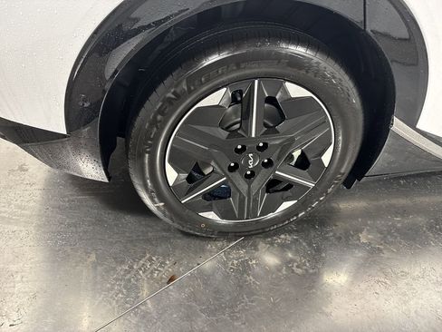 New 2025 Kia EV6 Wind image 13