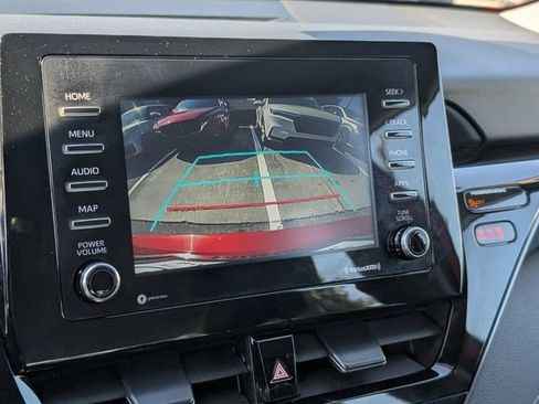 Used 2021 Toyota Camry SE image 19